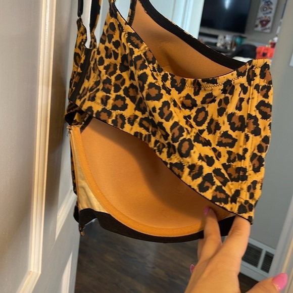Cheetah bra 52f - Picture 3 of 3